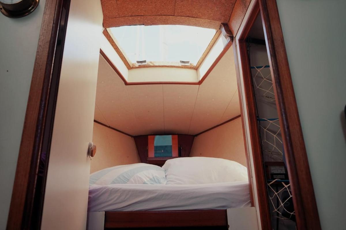 Cozy Lisbon Marina Sleepaboard - Sail Away Hotell Exteriör bild