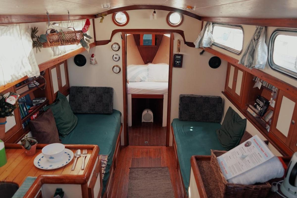 Cozy Lisbon Marina Sleepaboard - Sail Away Hotell Exteriör bild