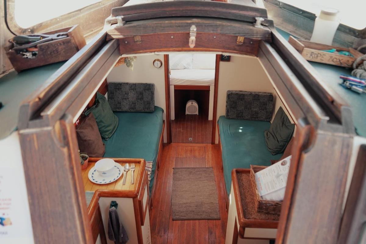 Cozy Lisbon Marina Sleepaboard - Sail Away Hotell Exteriör bild