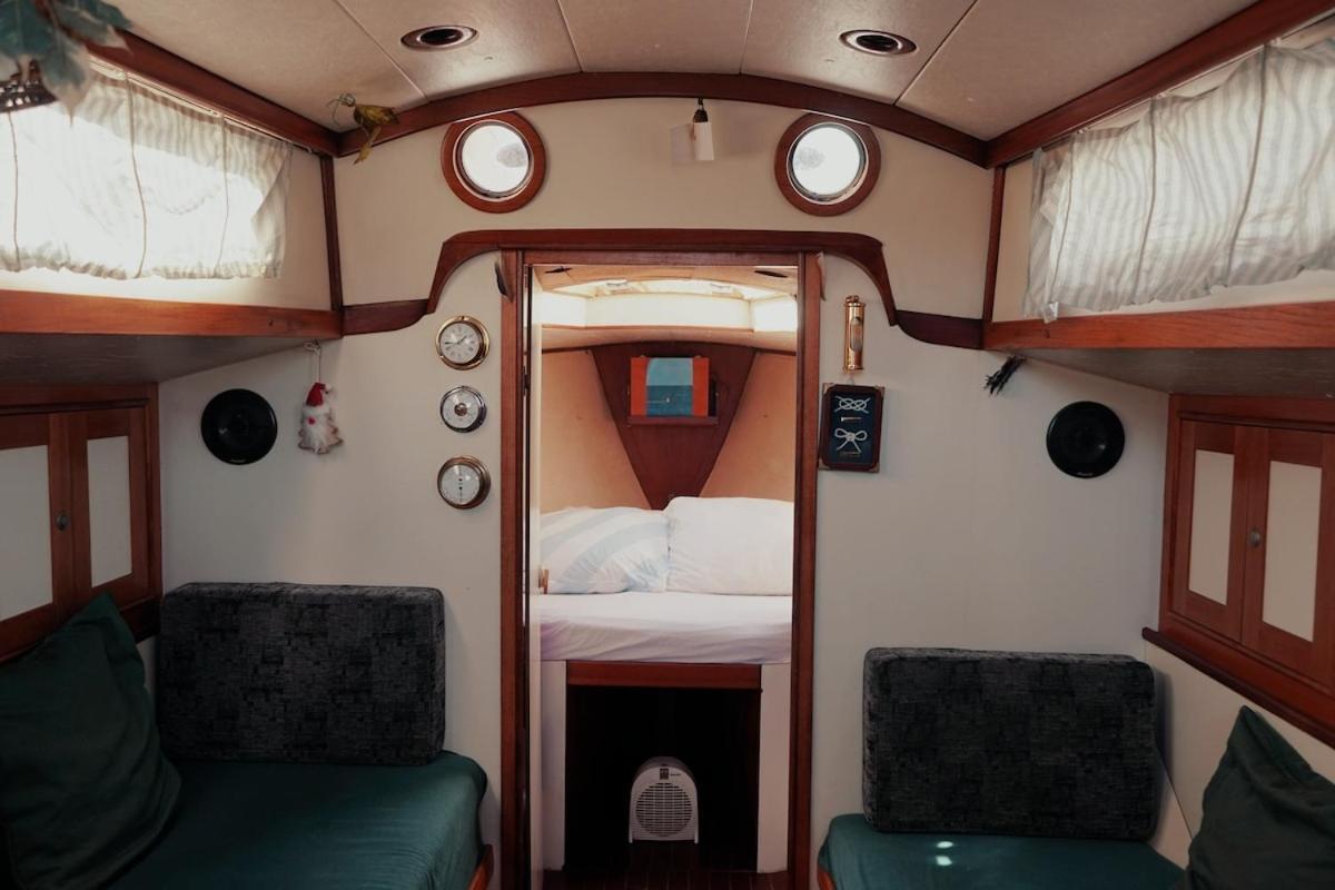 Cozy Lisbon Marina Sleepaboard - Sail Away Hotell Exteriör bild